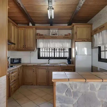 Hébergement de vacances Casa El Pilaito Con Piscina Compartida Cerca De La Playa