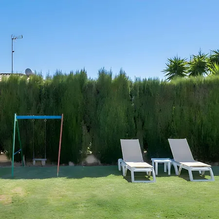 Сasa de vacaciones Casa El Pilaito Con Piscina Compartida Cerca De La Playa *