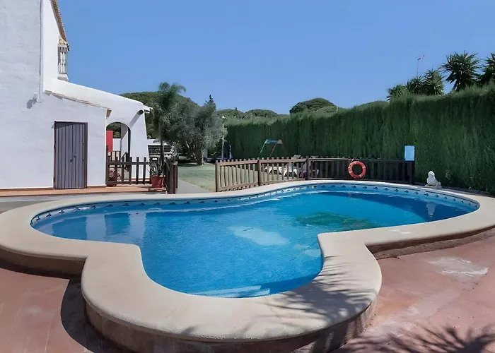 Casa El Pilaito Con Piscina Compartida Cerca De La Playa Holiday home Conil De La Frontera