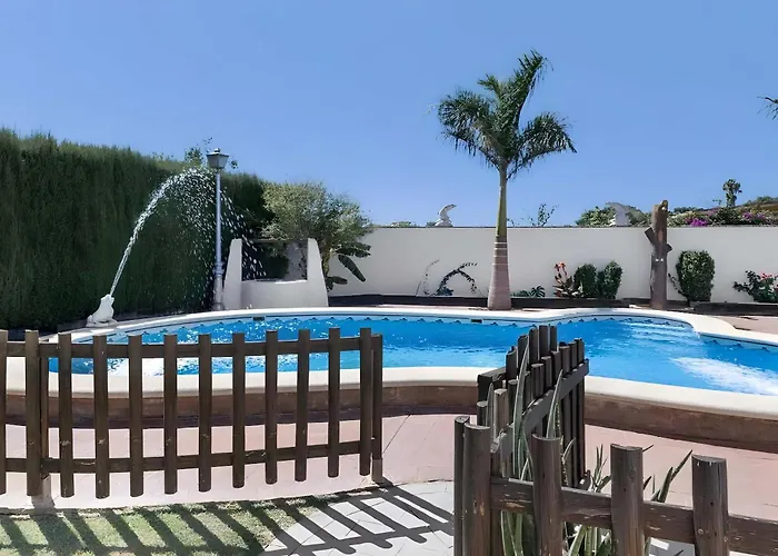 Casa El Pilaito Con Piscina Compartida Cerca De La Playa Дом отдыха Кониль-де-ла-Фронтера