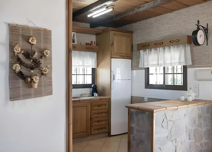 بيت للعطل Casa El Pilaito Con Piscina Compartida Cerca De La Playa كونيل ذي لا فرونتيرا